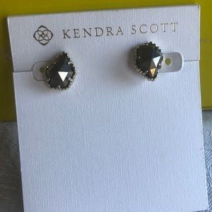 Kendra Scott gold Tessa stud earrings in pyrite